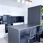 アパート Cozy 1br In The Heart Of Centre