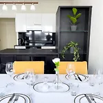 Cozy 1br In The Heart Of Centre アパート *